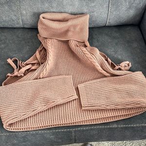 HYFVE  cropped sweater size L